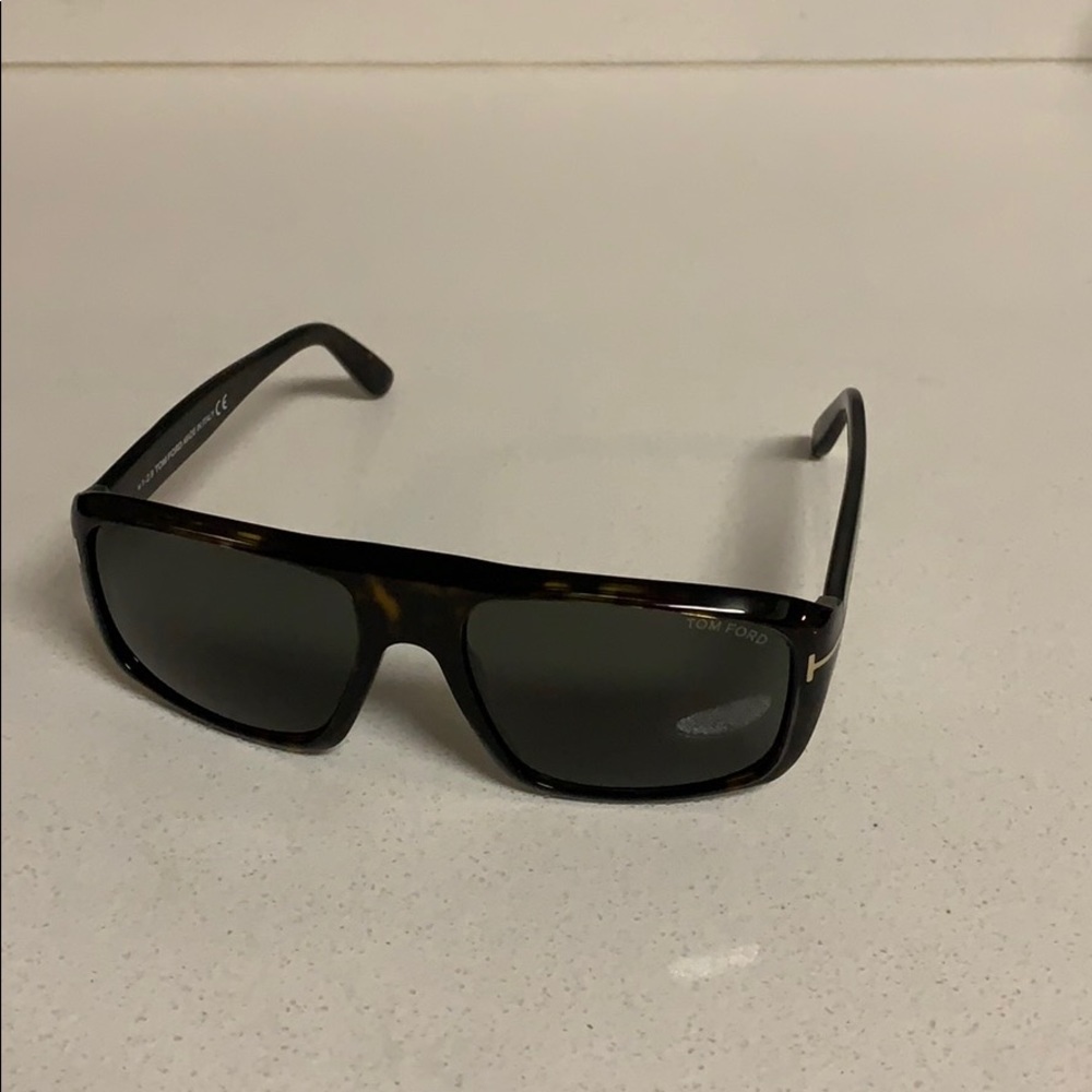 Men’s brown tortoise Tom Ford designer sunglasses